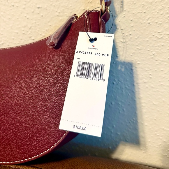 Brand New Tommy Hilfiger Crescent Hobo Bag in Rouge with Tag - Picture 4 of 4